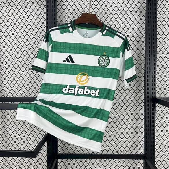 Maillot de football rayé vert