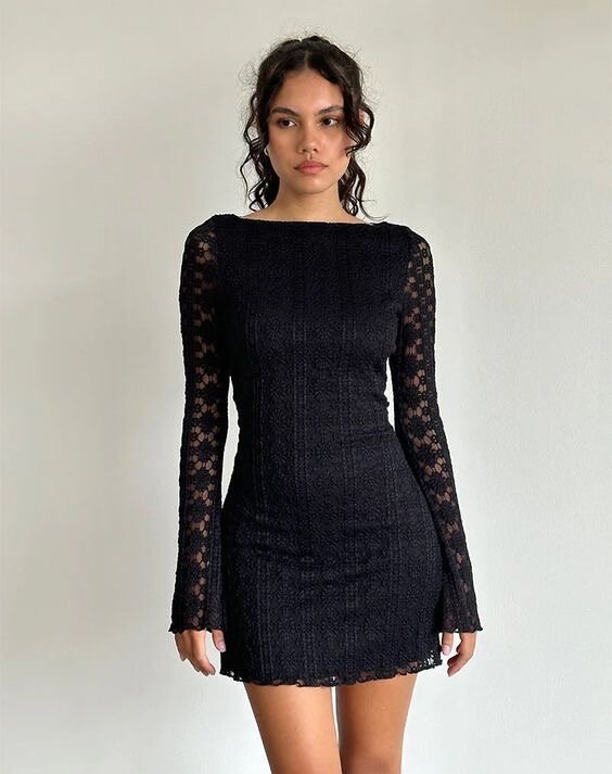 Robe Noire en Dentelle Élégante