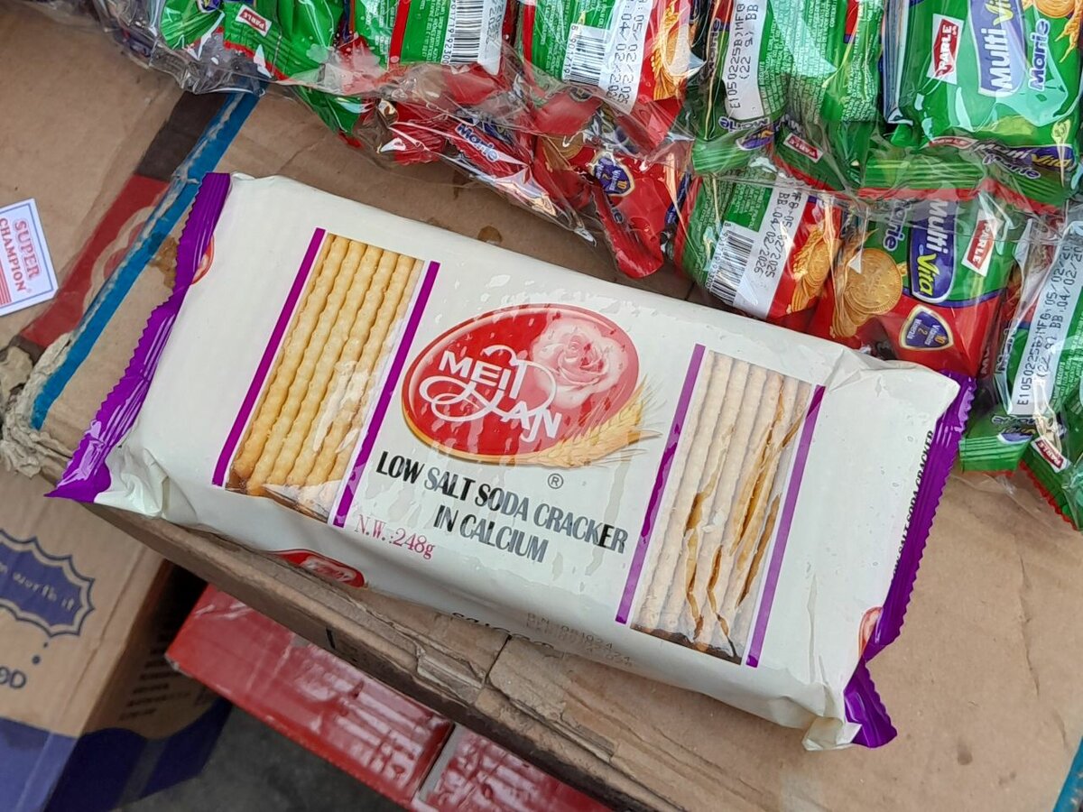 Rich in calcium milk soda cracker big size