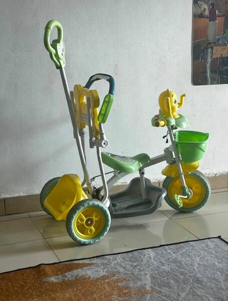 Tricycle Enfant Vert et Jaune