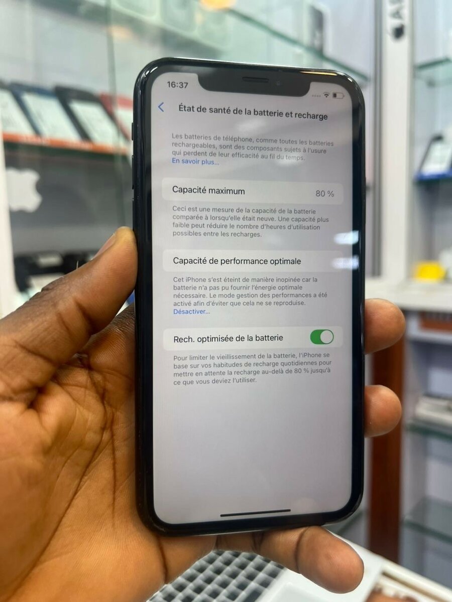 iPhone XR 64go quasi neuf 85.000 Kao