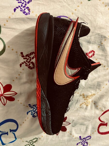 Chaussures de basket lebron 20