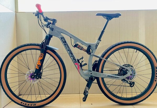 VTT tout suspendu performant