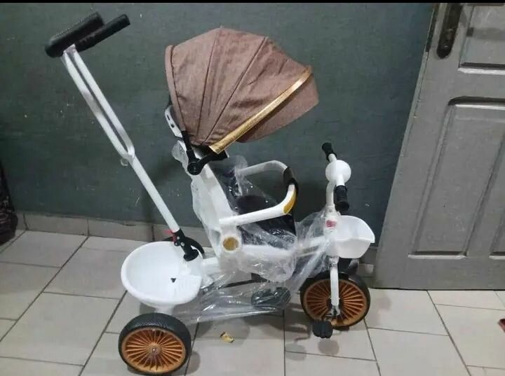 Tricycle poussette pour bébé confortable