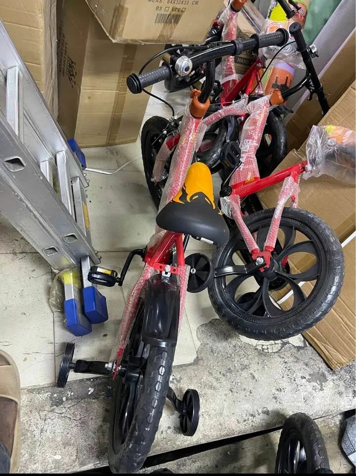 Vélo Enfant Rouge avec Roulettes