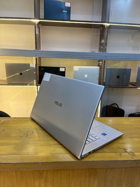 ASUS VIVOBOOK 17