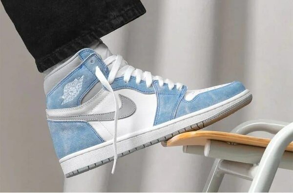 NIKE AIR JORDAN