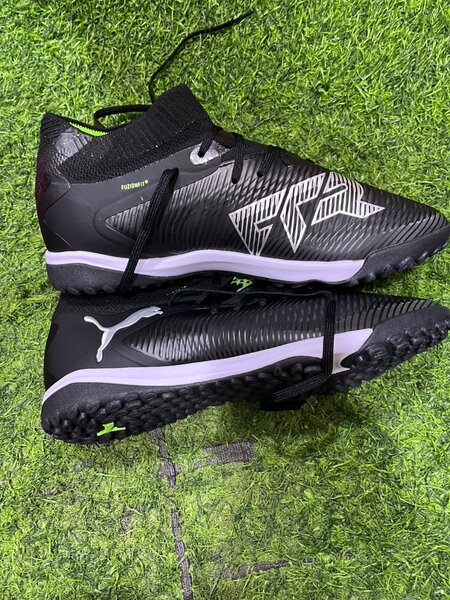 Chaussures Puma de football