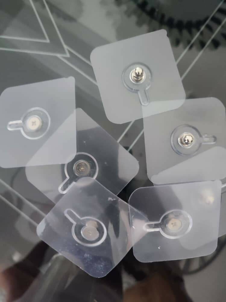 Supports muraux sans perçage