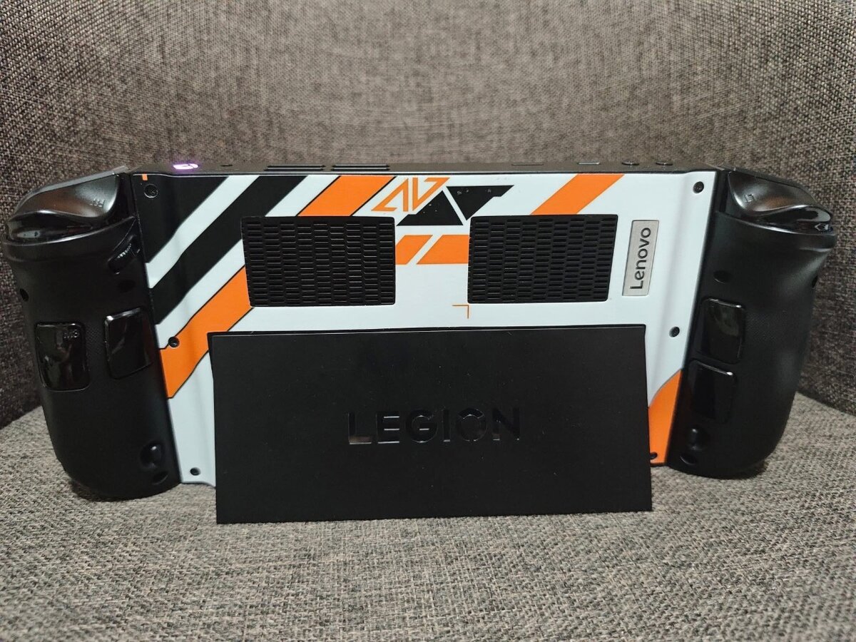 SELLING Lenovo Legion Go AMD