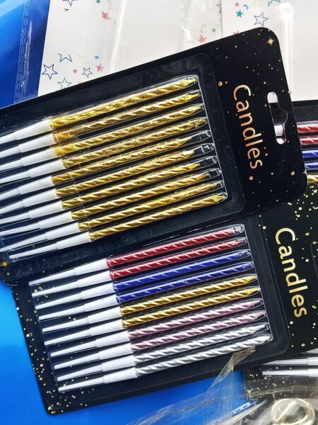 Bougies d'anniversaire colorées