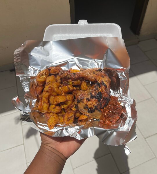 Poulet braisé (1/4) + Alloco