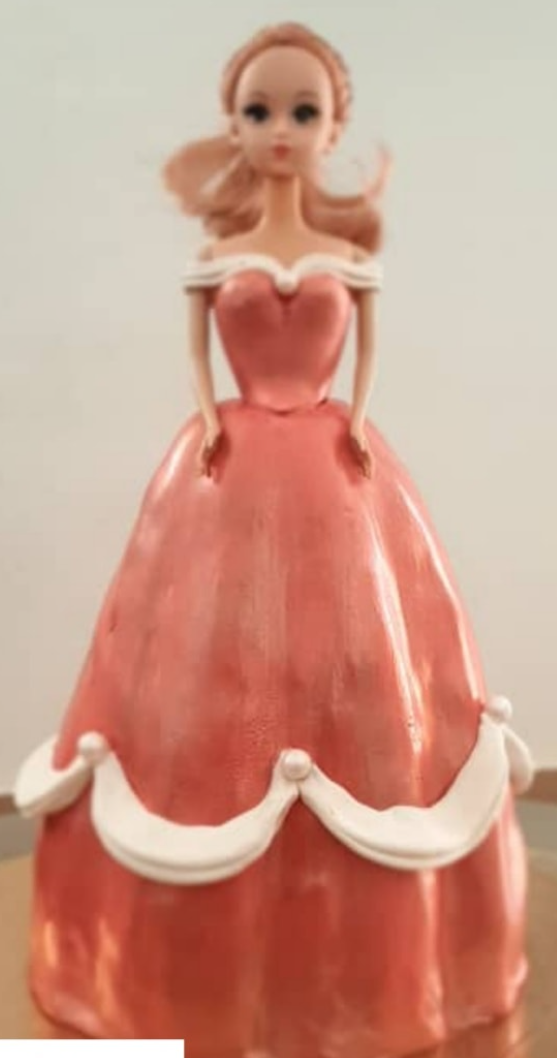 Un beau et très savoureux gâteau pour avos vacances Vos princesses seront forcément chez Oh My Cakes