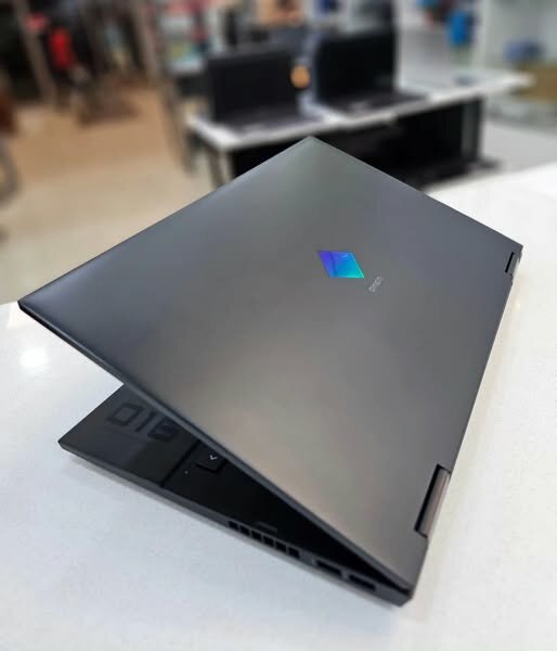 Hp OMEN 16 gaming laptop with graphics comprocessor