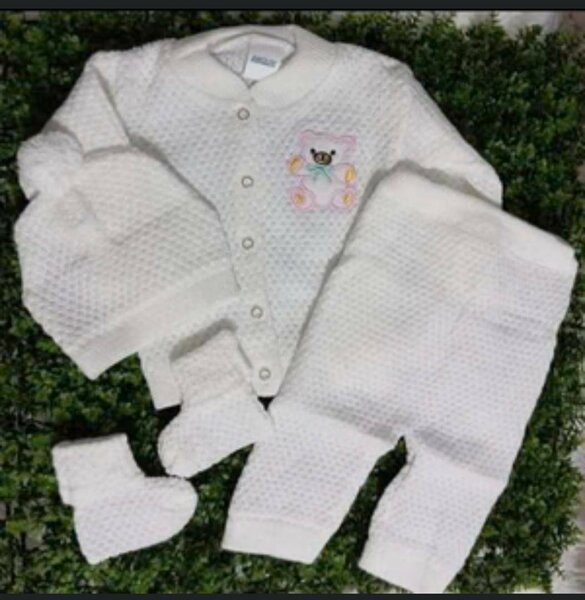Ensemble bébé en tricot doux