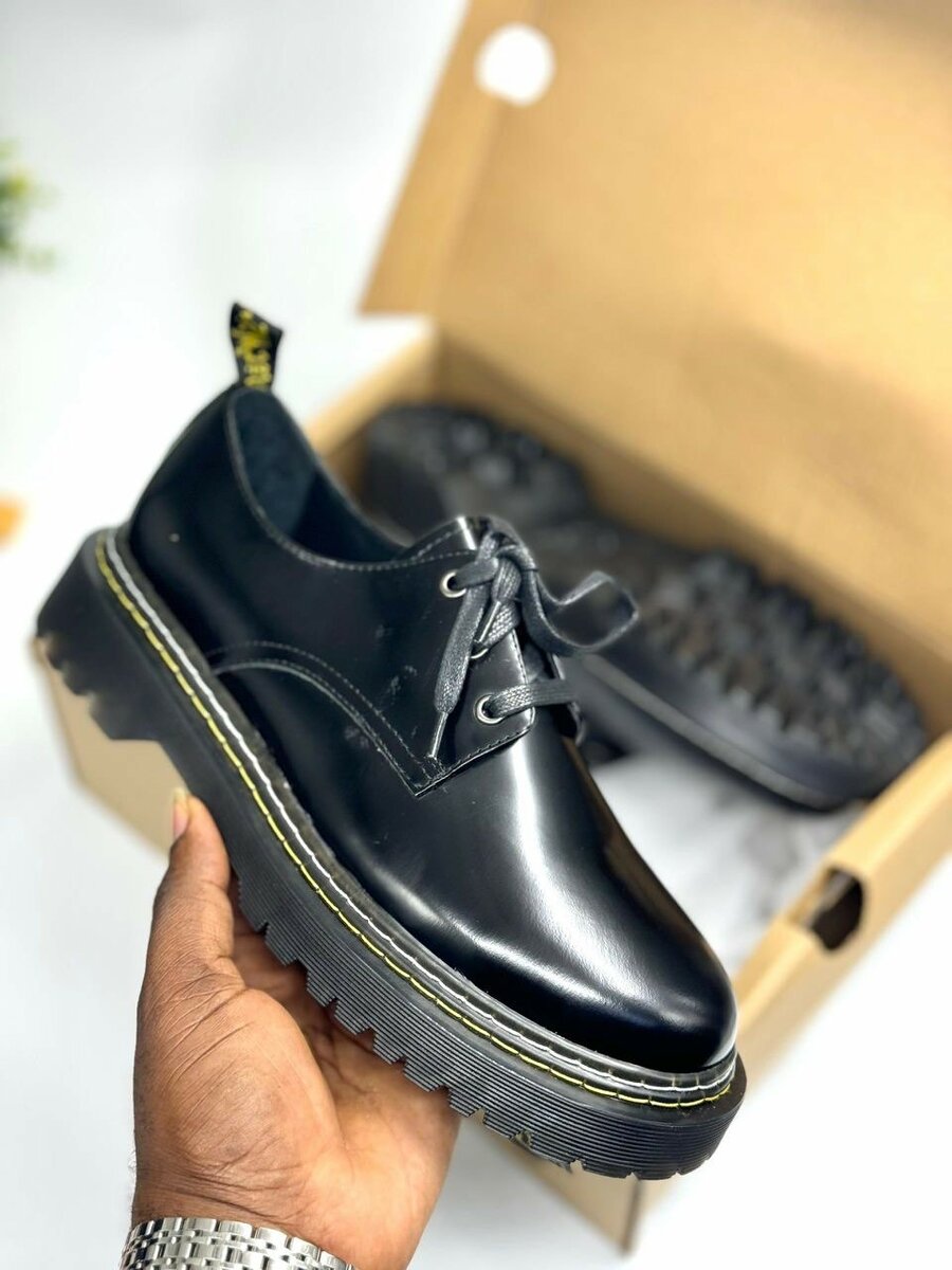 Dr martens classic shoes