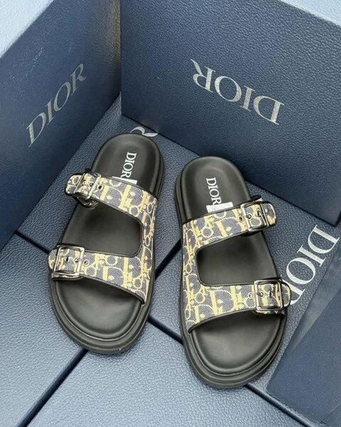 Sandales Dior élégantes