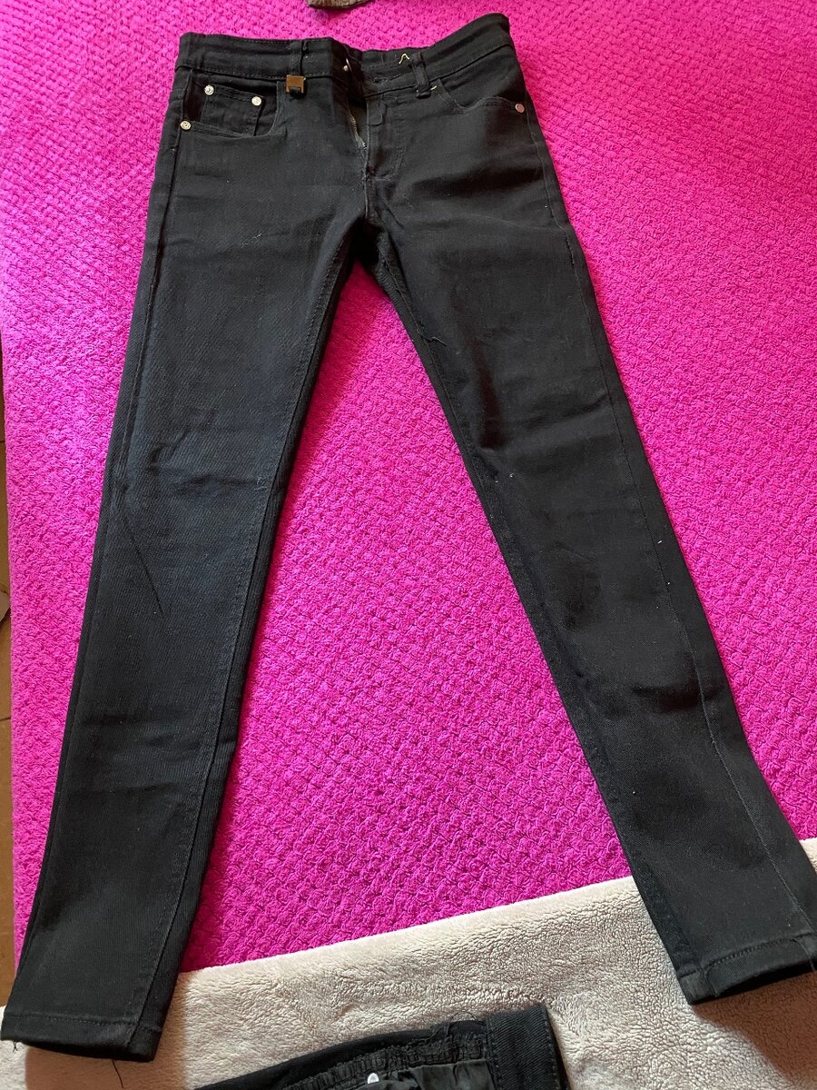 Black skinny jeans
