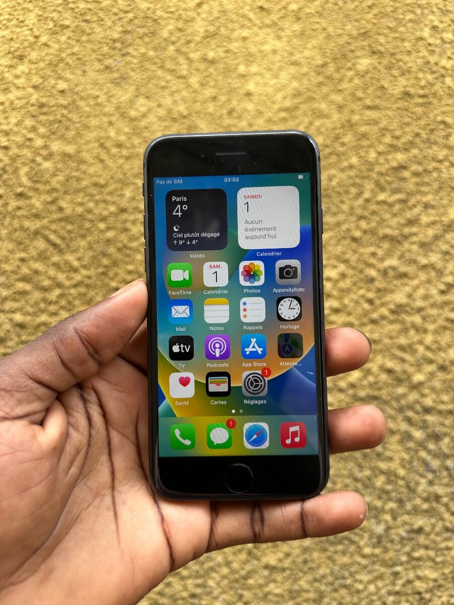 IPHONE 8 SIMPLE 64 G QUASI NEUF