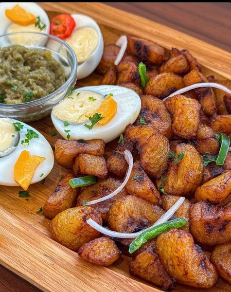 Friture de plantains et œufs