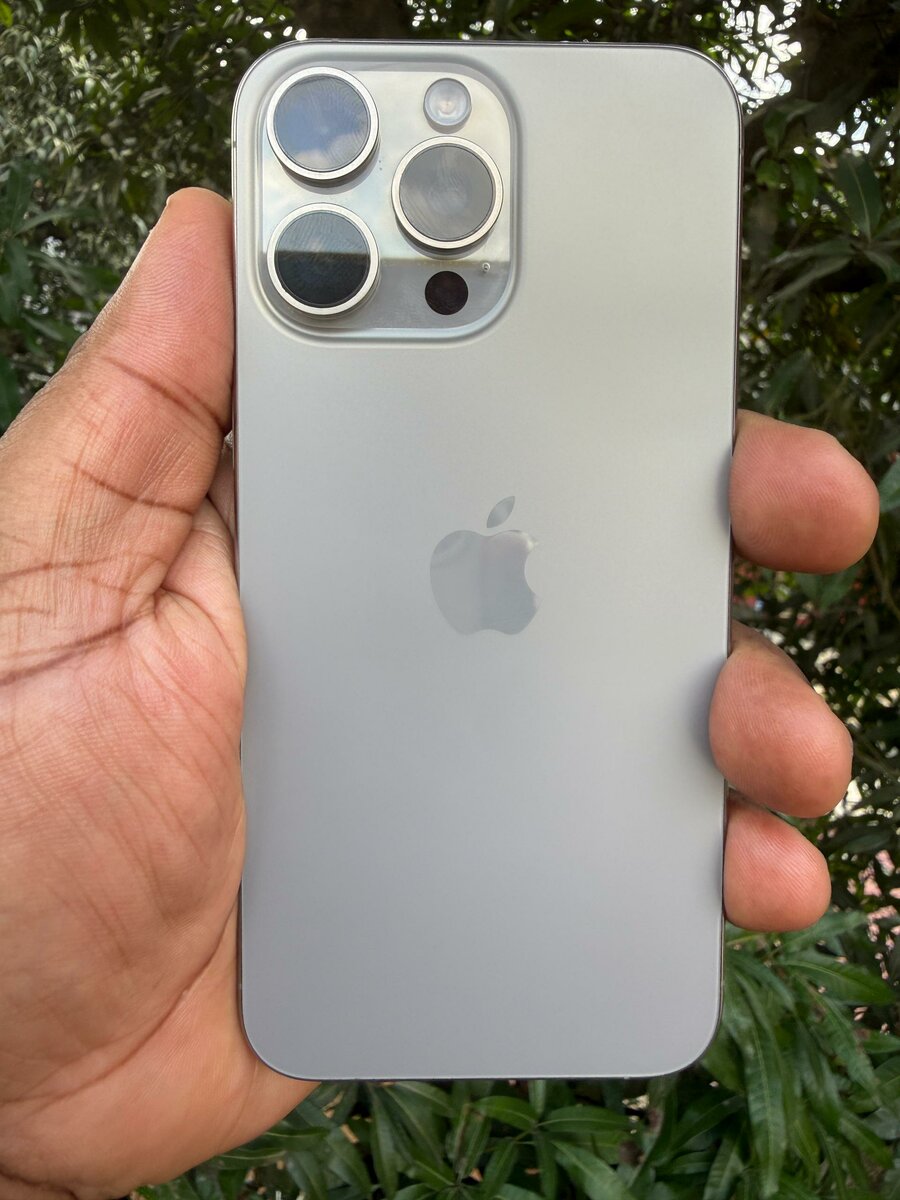 iPhone 15 Pro Max 256 Go CE