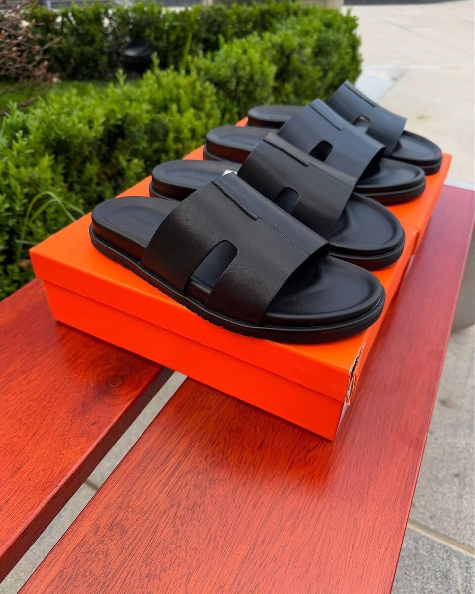 Sandales noires élégantes