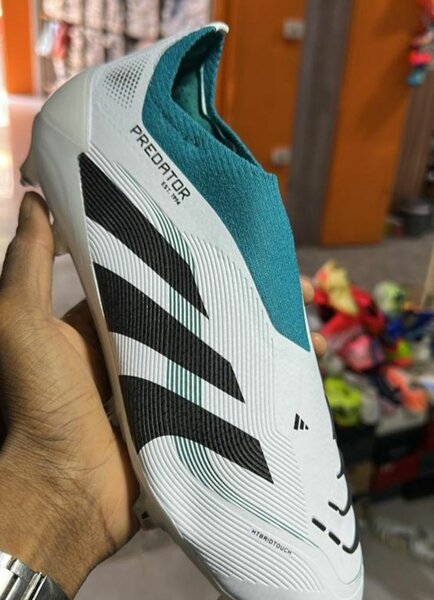 Chaussure de foot Adidas Predator