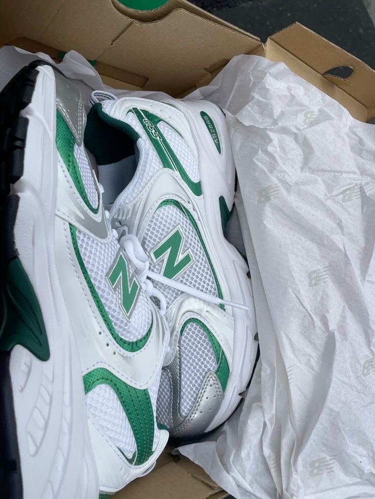 NEW BALANCE 530 WHITE NIGHTWATCH GREEN (AVEC LA BOÎTE)36-40