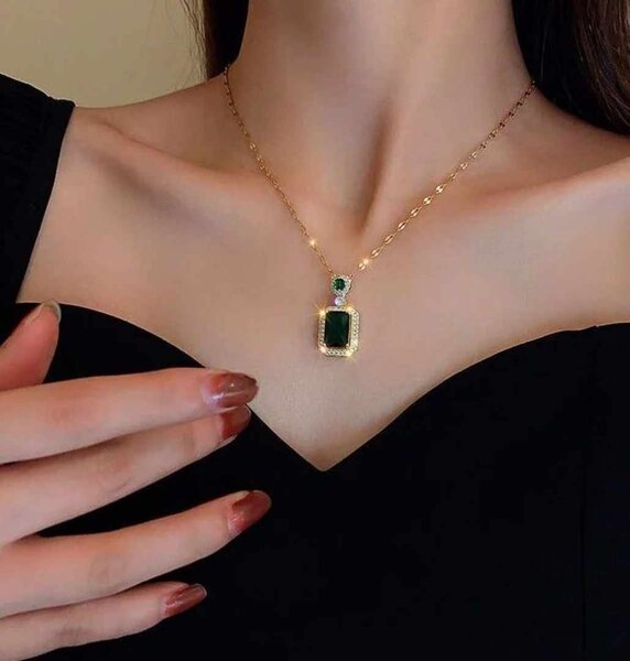 Ladies necklace and earrings