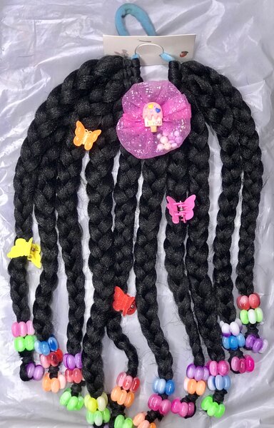 Tresses enfant avec perles colorées