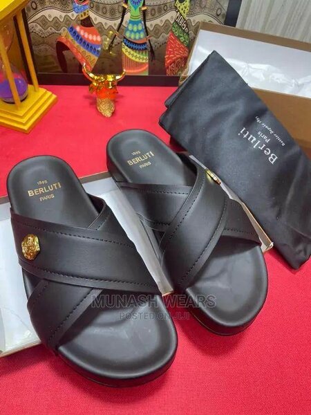 Quality fashion slippers