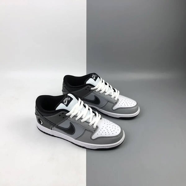 Nike Dunk Low gris et blanc