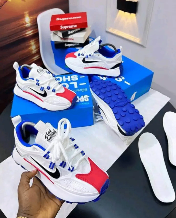 Chaussures de sport Nike colorées