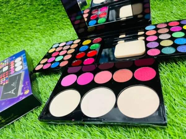 Artistic Full Makeup Pallete P