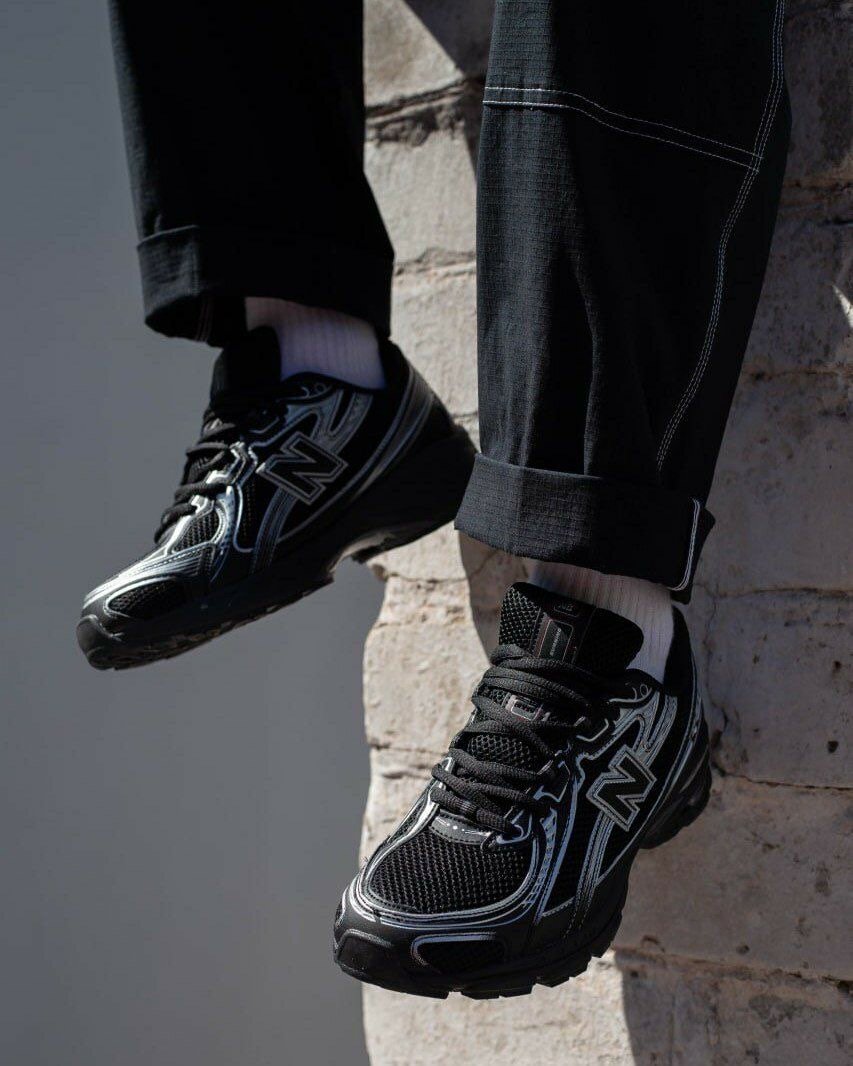 New Balance 740 Noir