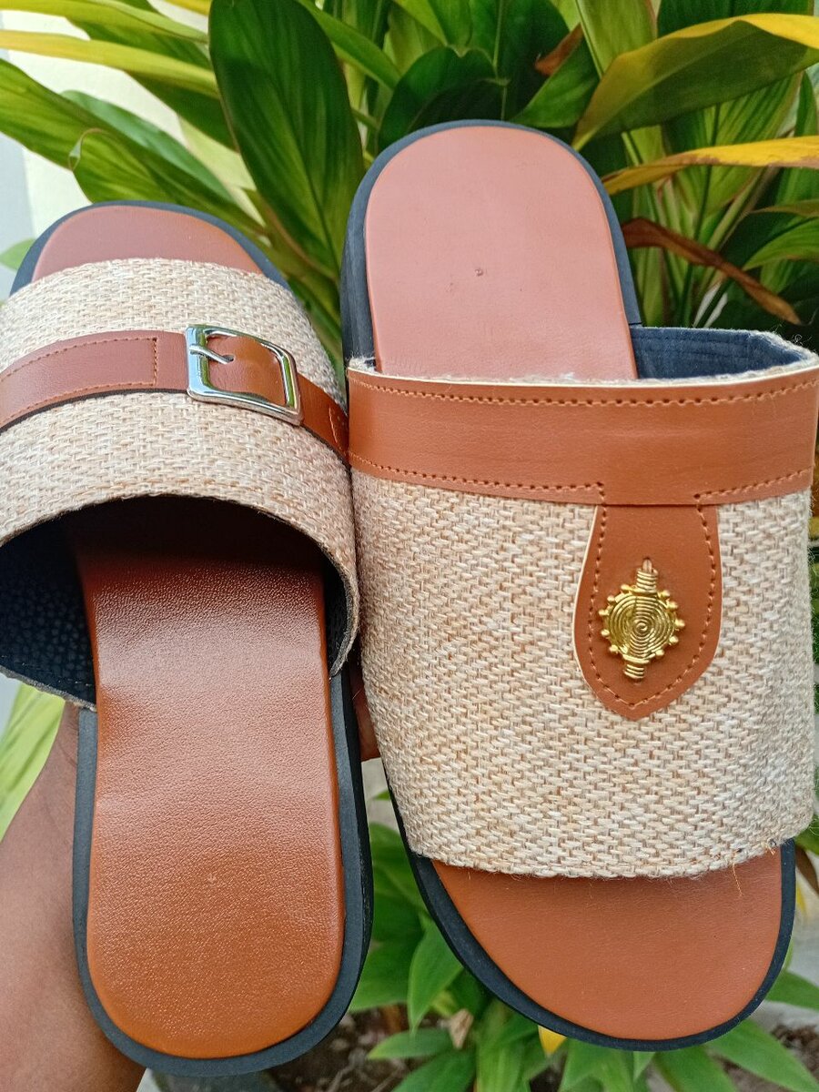 Sandales en cuir mixte