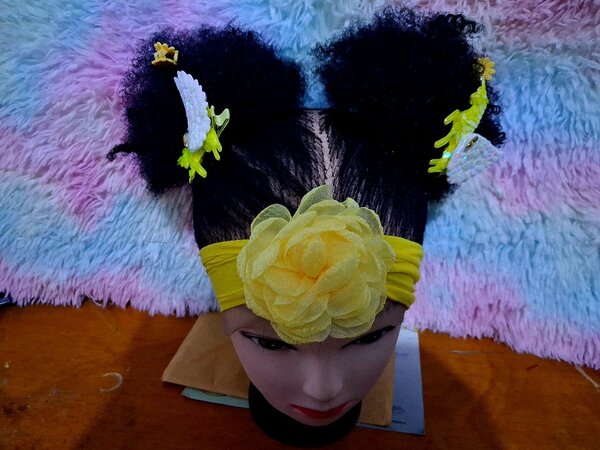 Perruque Noire avec Nœud