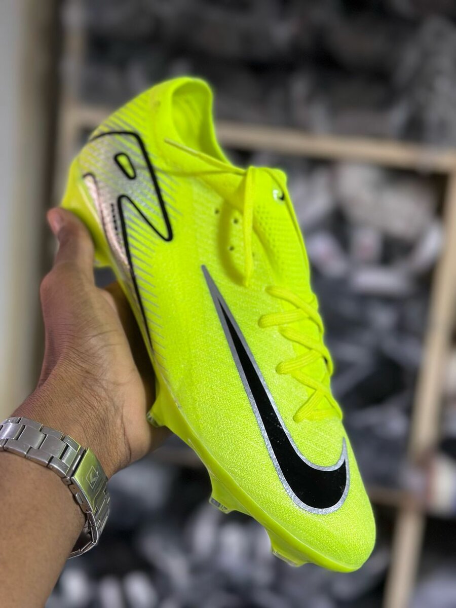 Chaussures de Football Légères