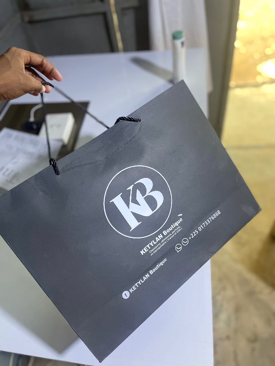 Sac Boutique Noir Élegant