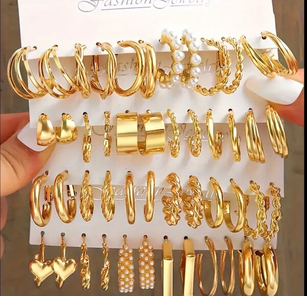 Lot de boucles d'oreilles dorées