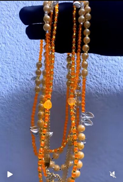 Collier en perles multicolores