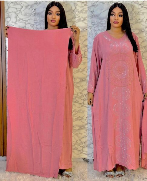 Robe longue en caftan élégant