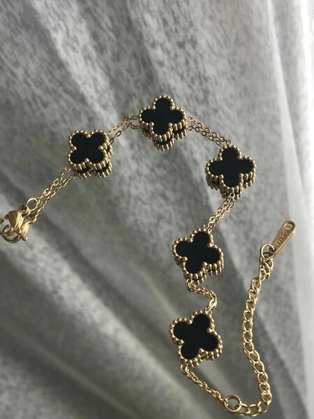 Bracelet en or trèfle noir