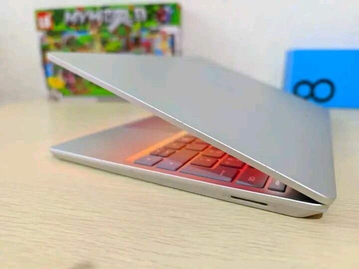 Laptop design élégant et fin