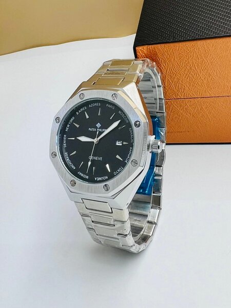 Montre en acier inoxydable élégante