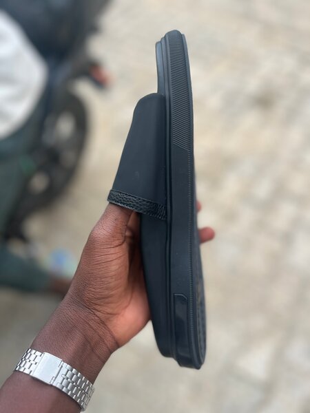 Sandales noires confortables