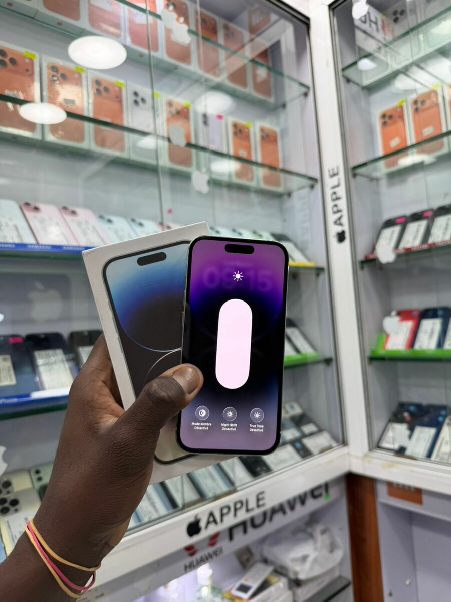 14 pro 128Go avec son carton