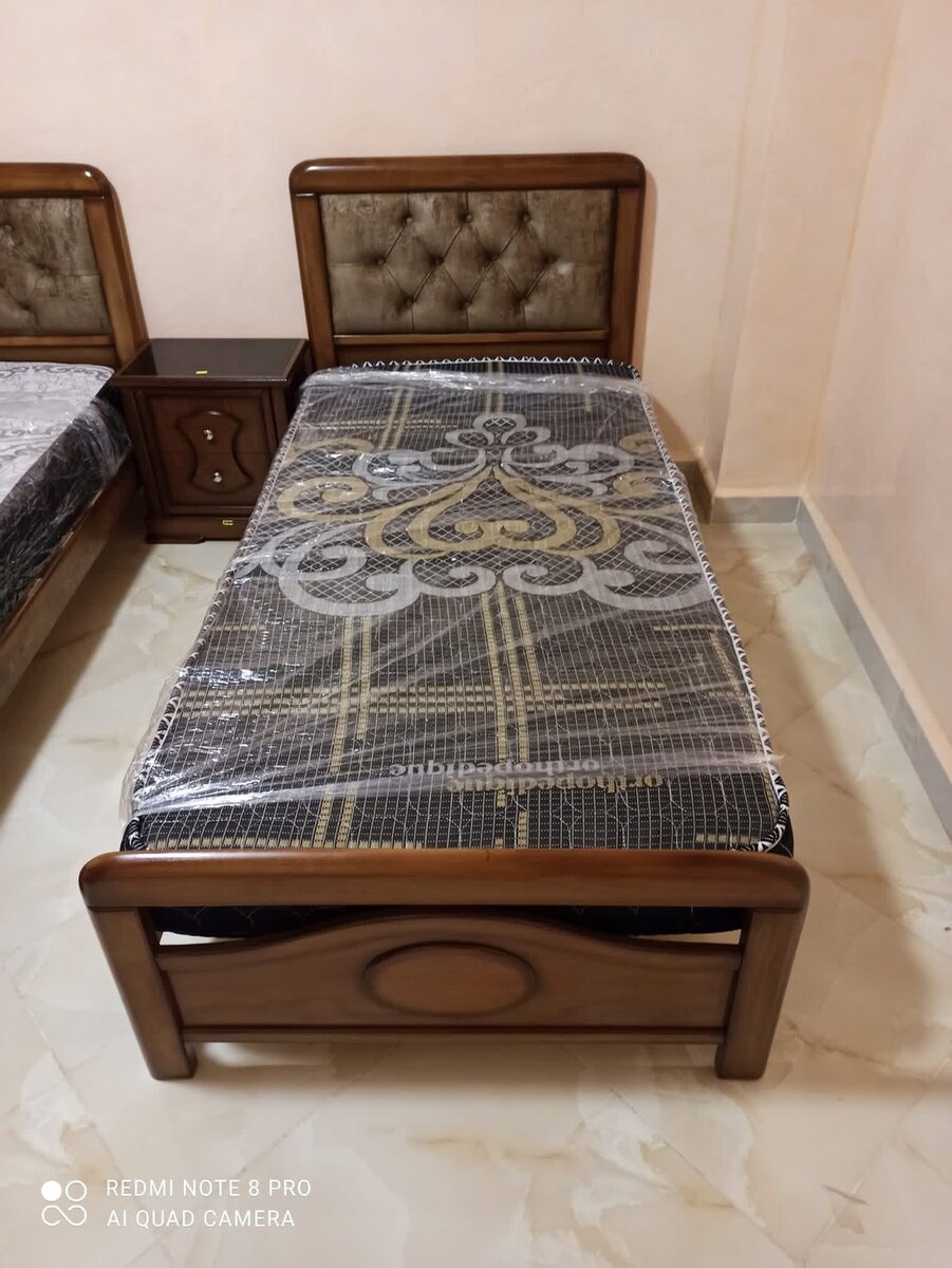 Lits cadres confortables