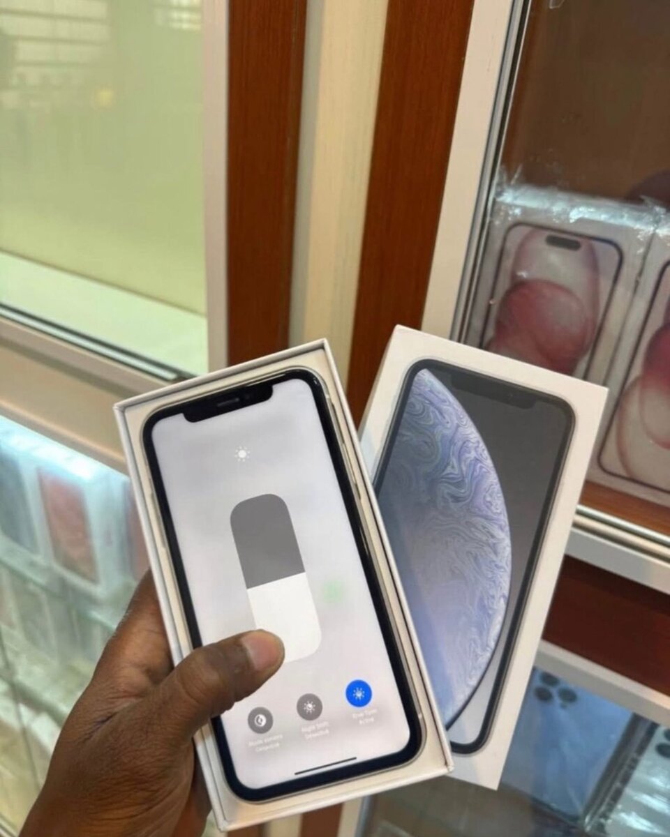 iPhone XR - Blanc, 64Go