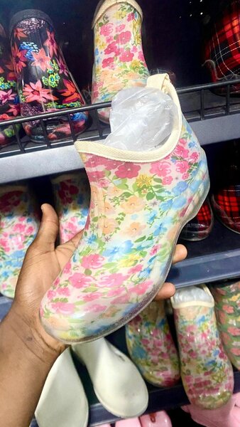 Female fancy gum boots